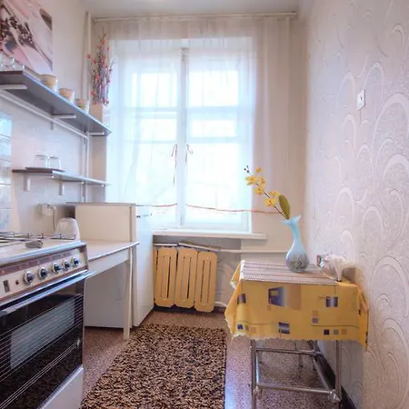 One-bedroom Nezavisimosti 33 *