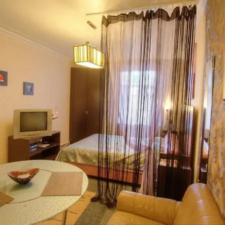 One-bedroom Nezavisimosti 33 * Minsk